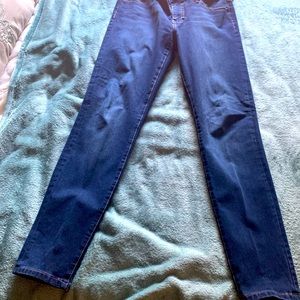 EUC Liverpool skinny jeans size 10/30